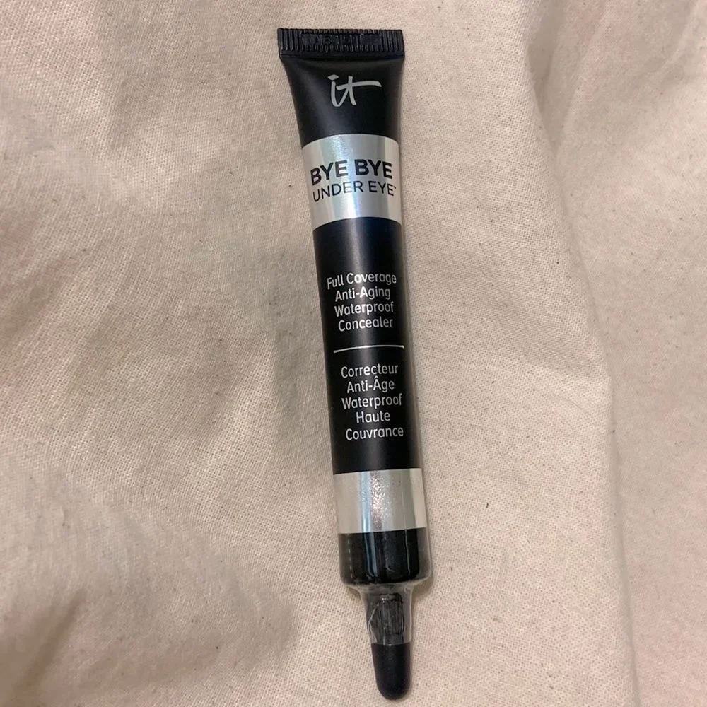 It Cosmetics Bye Bye Under Eye Full Coverage Anti-Aging Waterproof Concealer NEW
